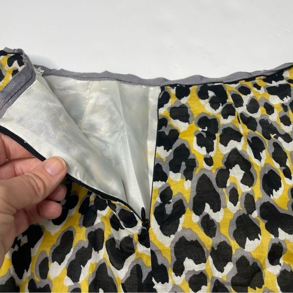 T TAHARI Yellow Leopard Print Cotton Short Skirt - Picture 4 of 7